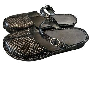 Alegria tuscany strap mary jane clog shoe shiny sparkle black silver leather 7